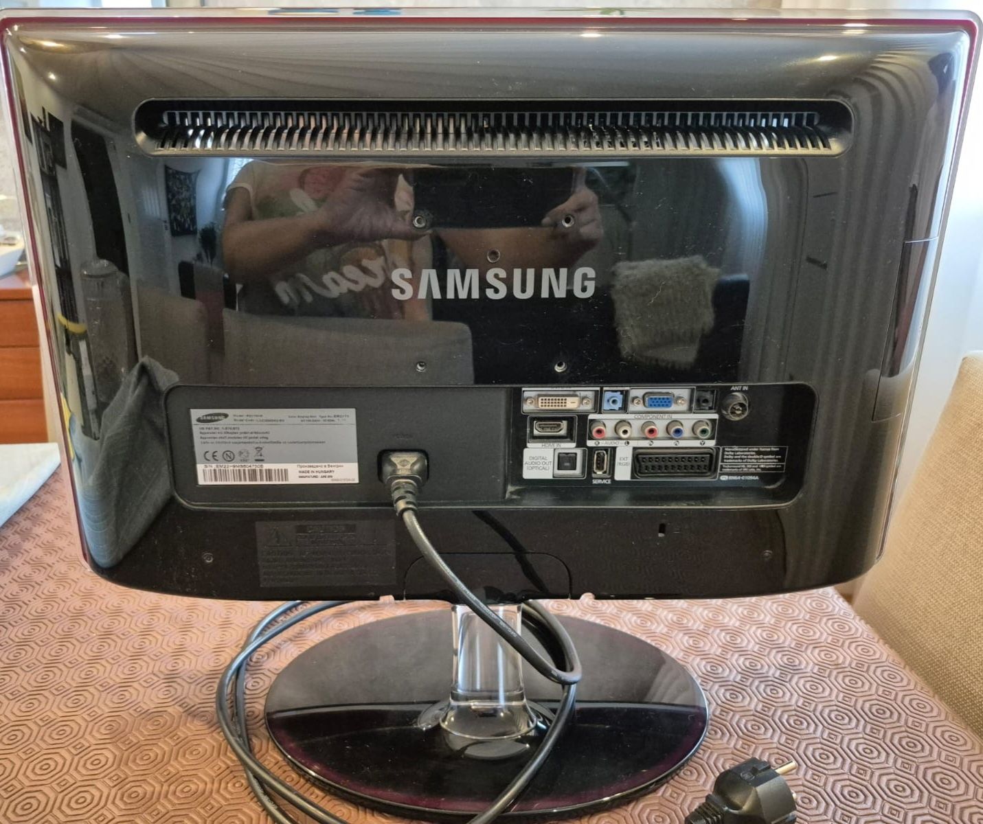 Monitor / TV Samsung T2270HD
