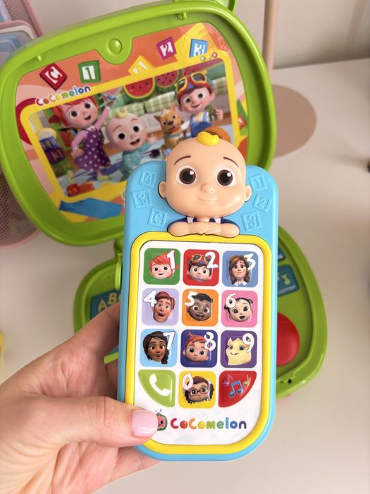 Cocomelon автобус, ноутбук, телефон