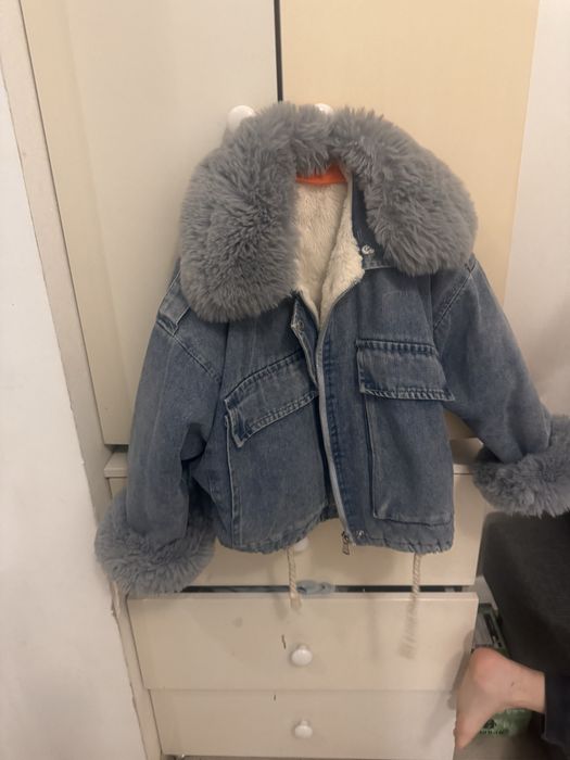 Осіння куртка на дівчинку