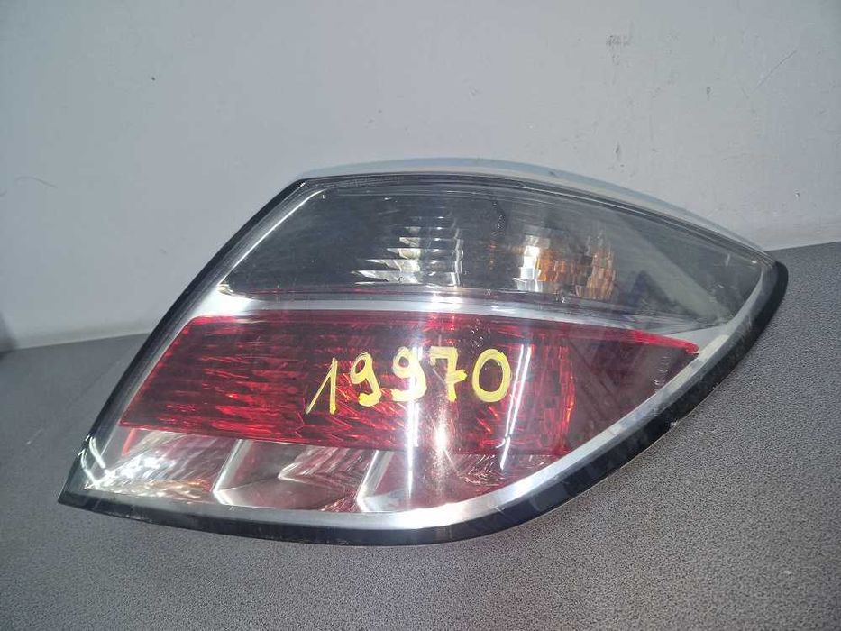 Opel Astra III H GTC Lampa Prawy Tył