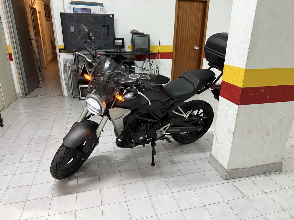 Honda CB300R 2019 c/ extras