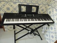 Teclado Yamaha + pedal