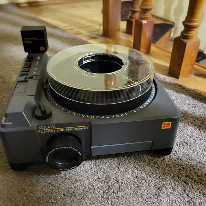 Kompletny projektor slajdów Kodak Ektapro 35 mm
