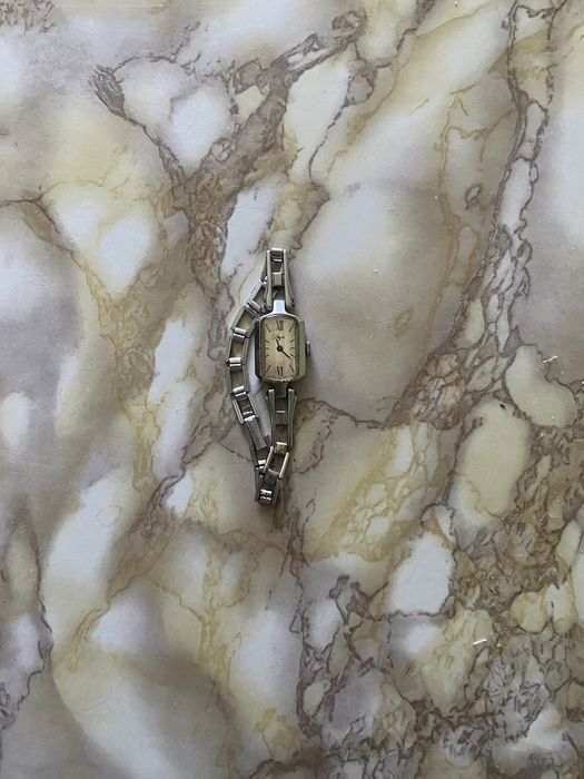 Часы наручные механические луч женские