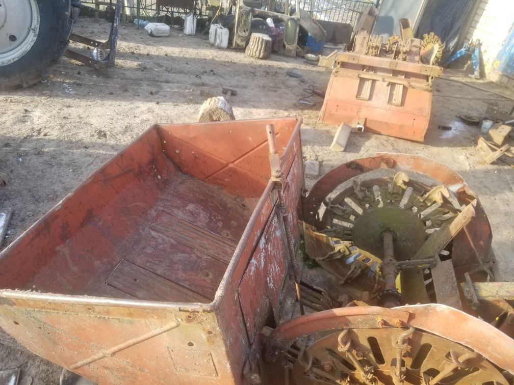 Продам половину картоплесаджалки сн-4б