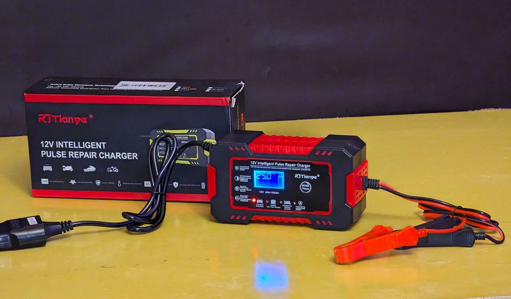 Зарядний пристрій для акумуляторів. 12В 6А