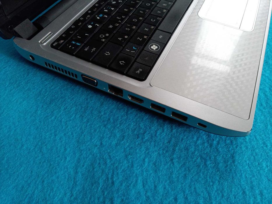 мощный стильный ноутбук полноразмерная клавиатура 4-х ядерный процесор