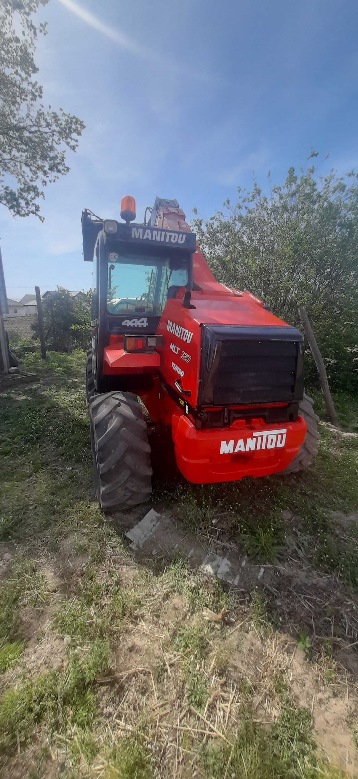 Ładowarka teleskopowa Manitou 527