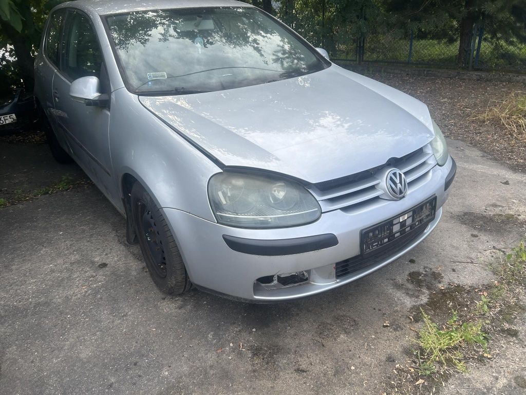 Drzwi lewe prawe wersja 3 drzwiowa golf 5 V bez lakierowania