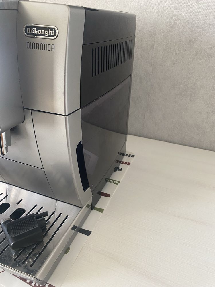 Кавомашина DeLonghi Dinamica Cappuccino ECAM352.57 як НОВА є Вибір