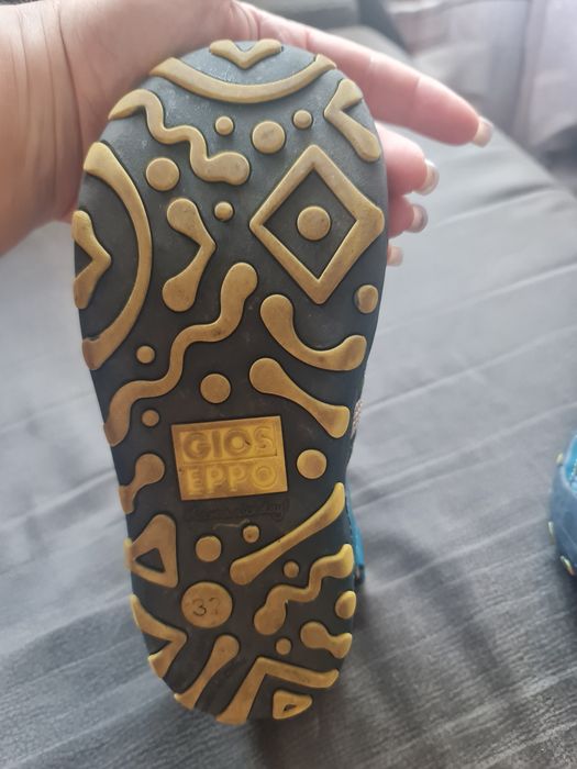 Sandalias azuis e cinzento 32