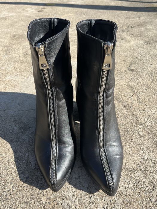 Жіночі черевики на підборах