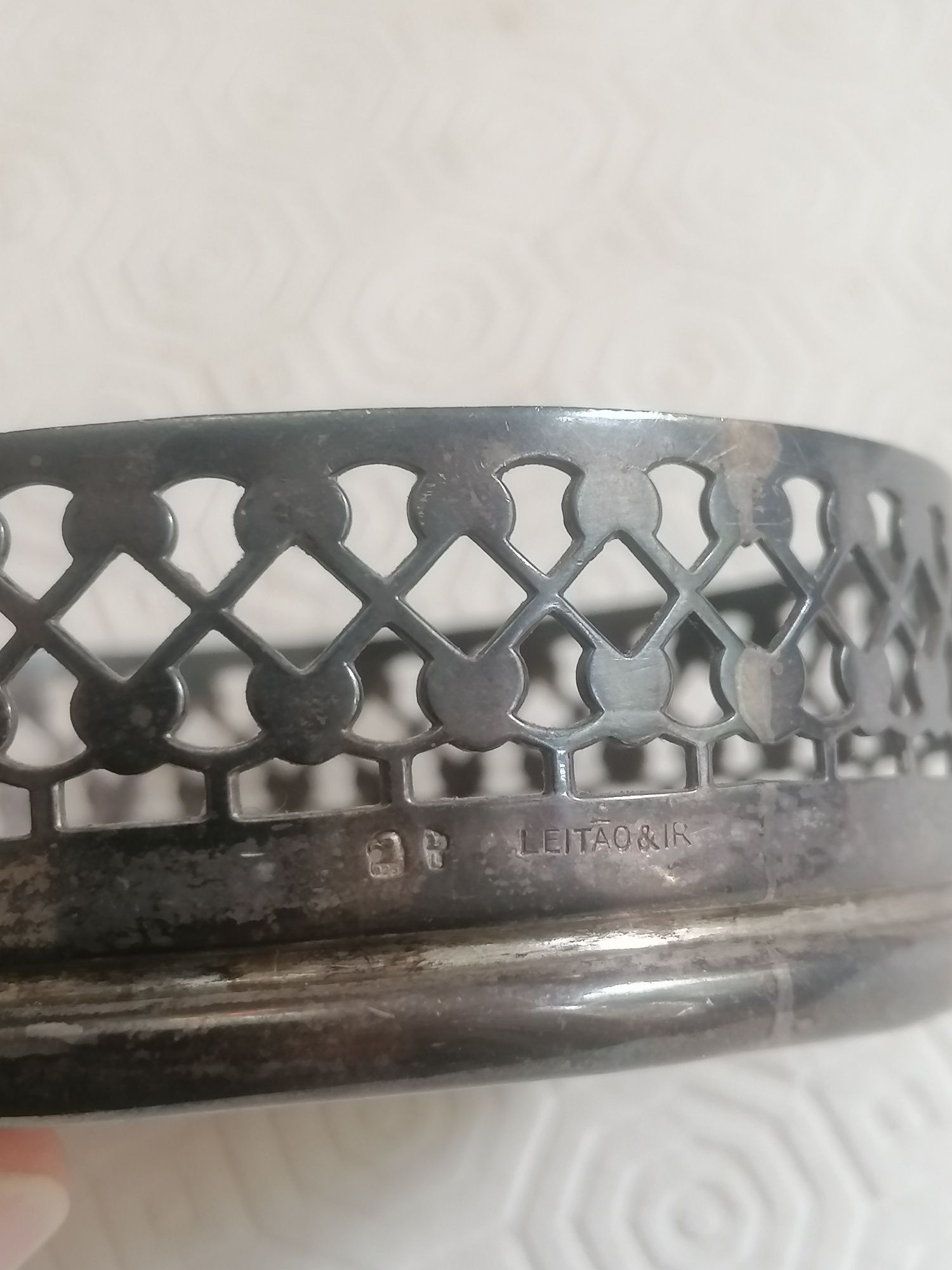 Base para garrafa Prata leitão e irmão