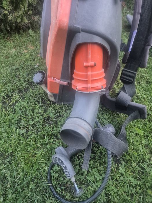 Садова дуйка Husqvarna