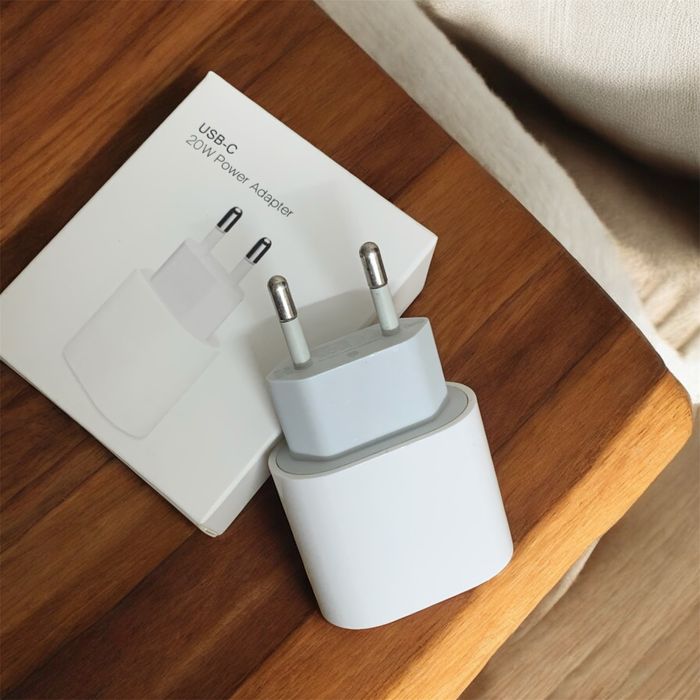 Быстрая зарядка для IPhone 20W