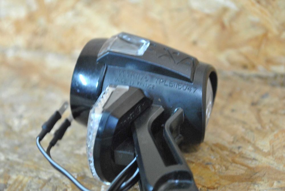 Lampa Rowerowa AXA BLUELINE 30 STEADY AUTO Czujnik Zmierzchu