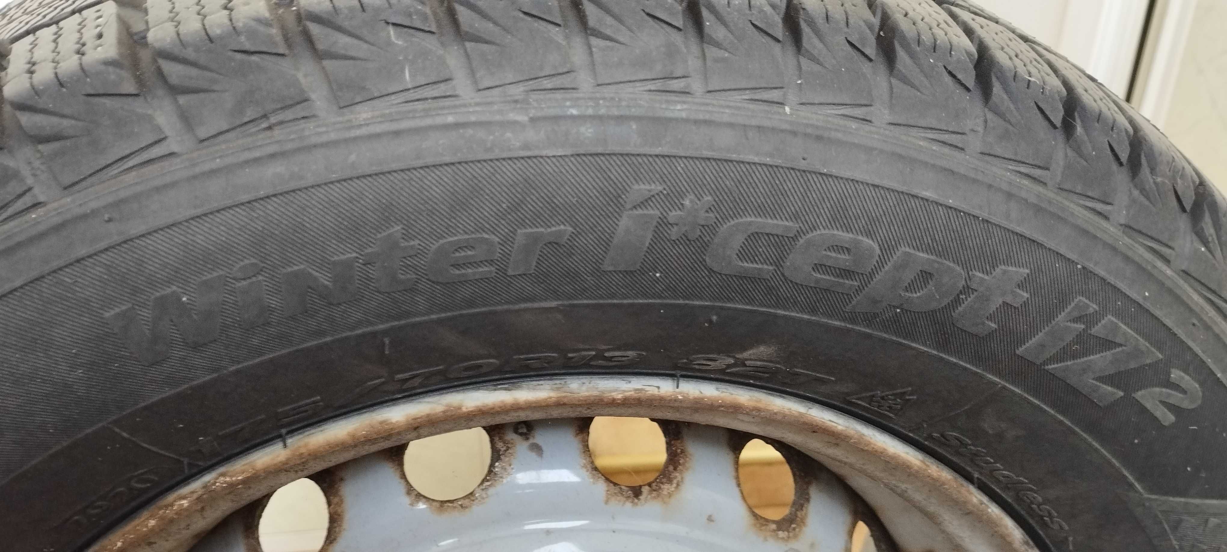 Две Зимние шины HANKOOK WINTER I*CEPT RS W442 - 175/70 R 13 с дисками