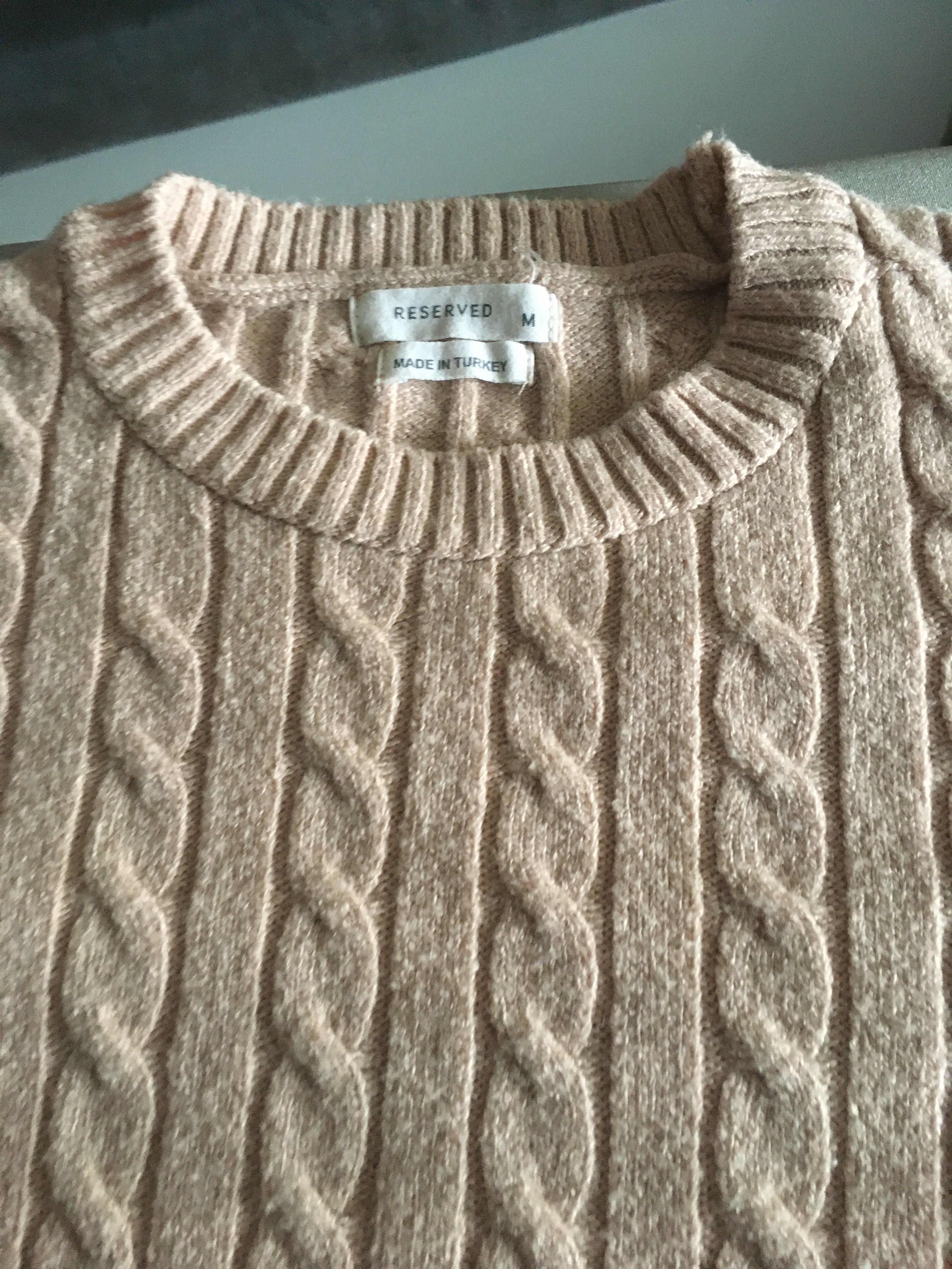 Sweter z warkoczami