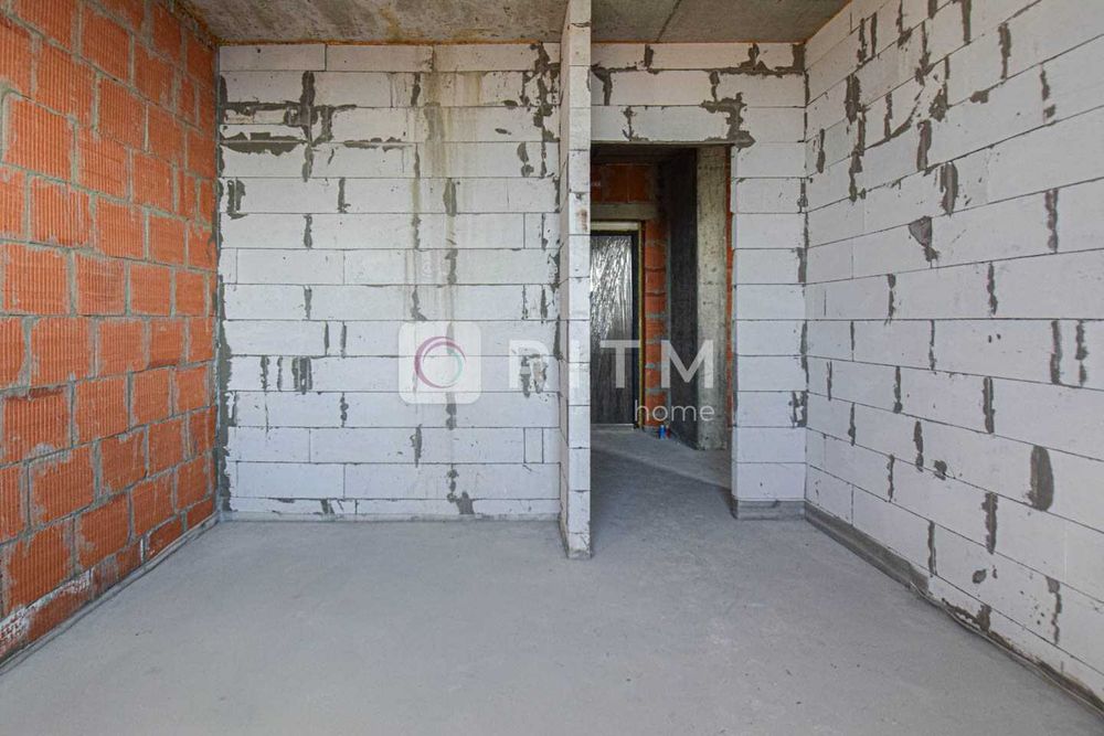 1-к. квартира 44 м2 з кухнею-студією в ЖК Варшавський мікрорайон