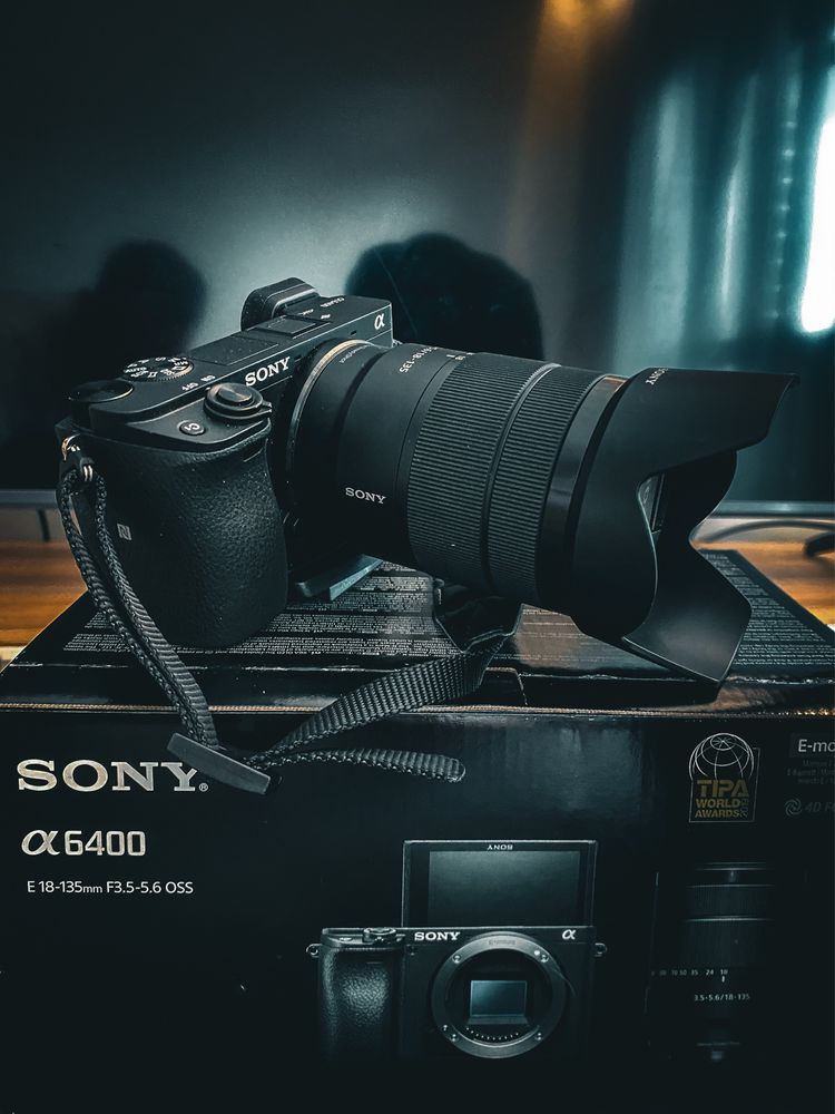 Sony a6400 + obiektyw 3.5-5.6/18-135