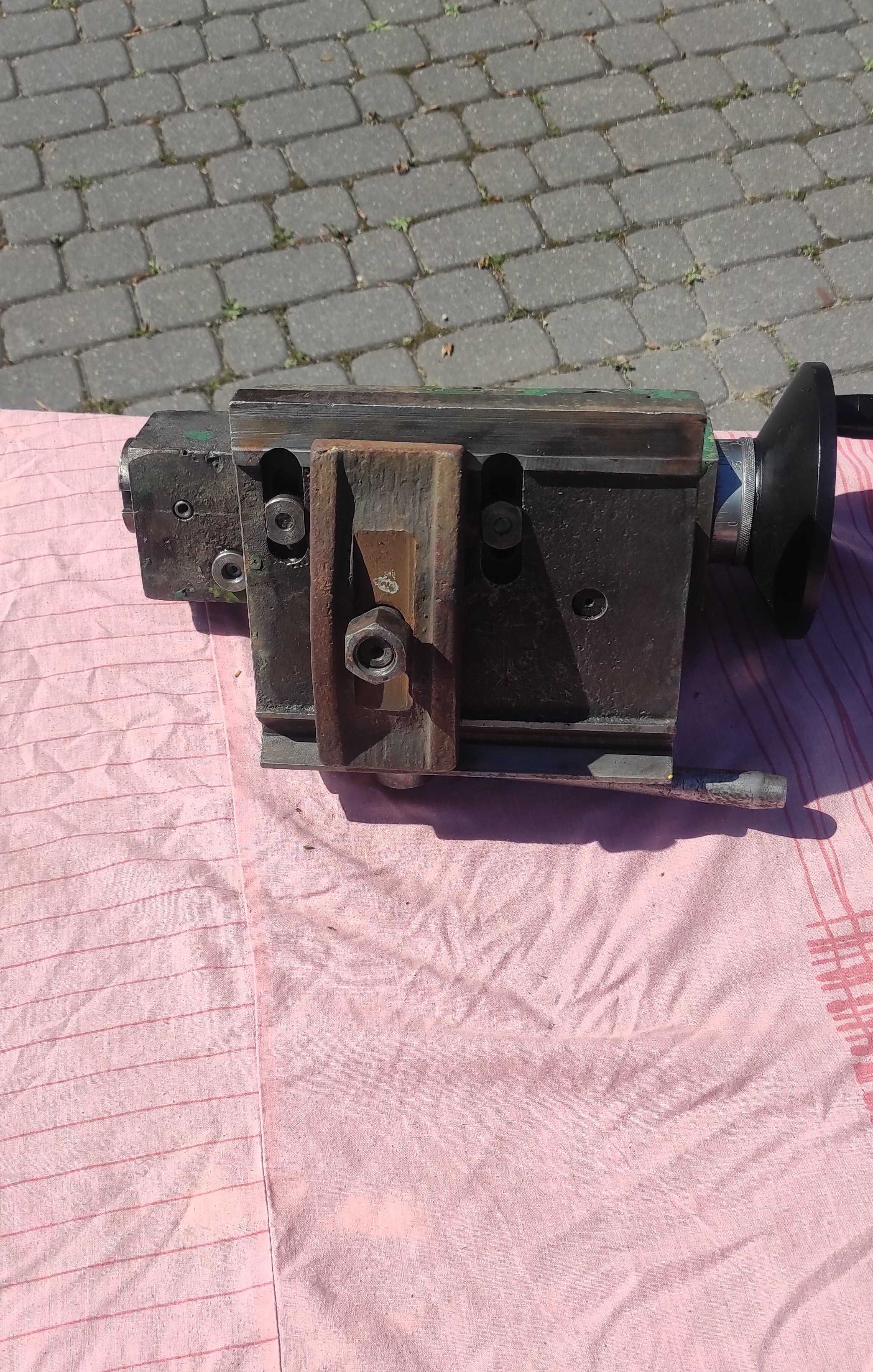 Konik tokarski TUS 25
