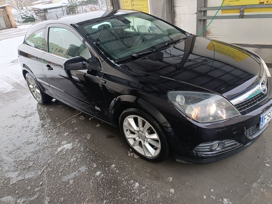 Opel Astra OPC line