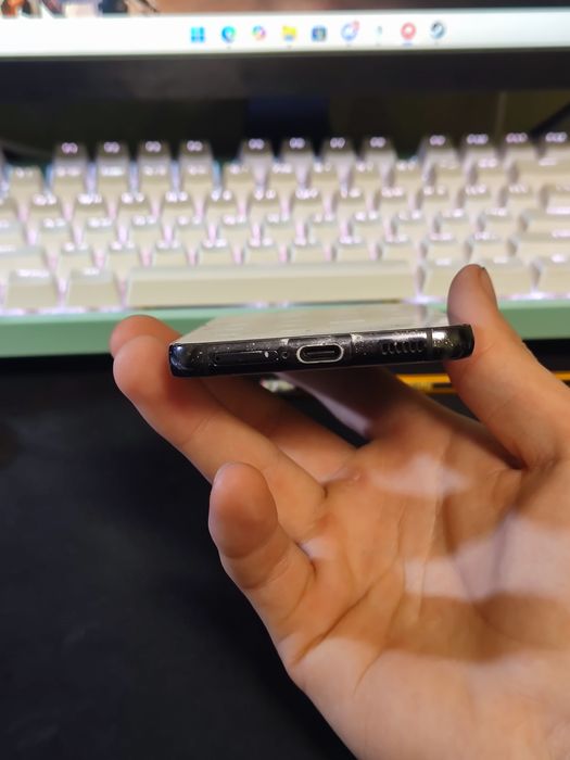 Samsung s22 8/128 GB