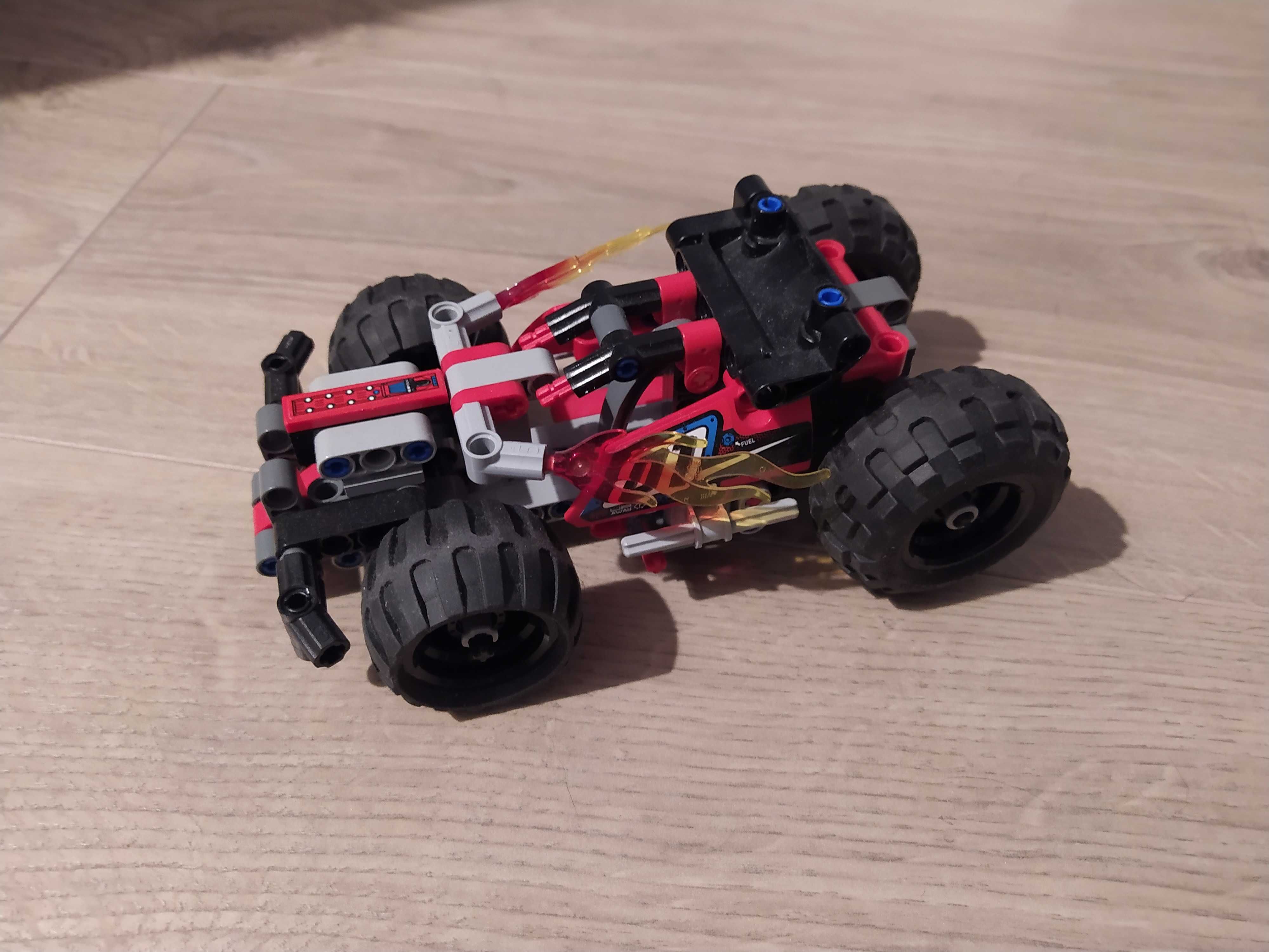 LEGO TECHNIC 42073 – Czerwona wyścigówka