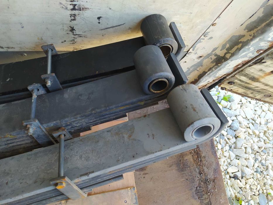 Star 200/1142/244 resor tylny kompletny z tulejkami