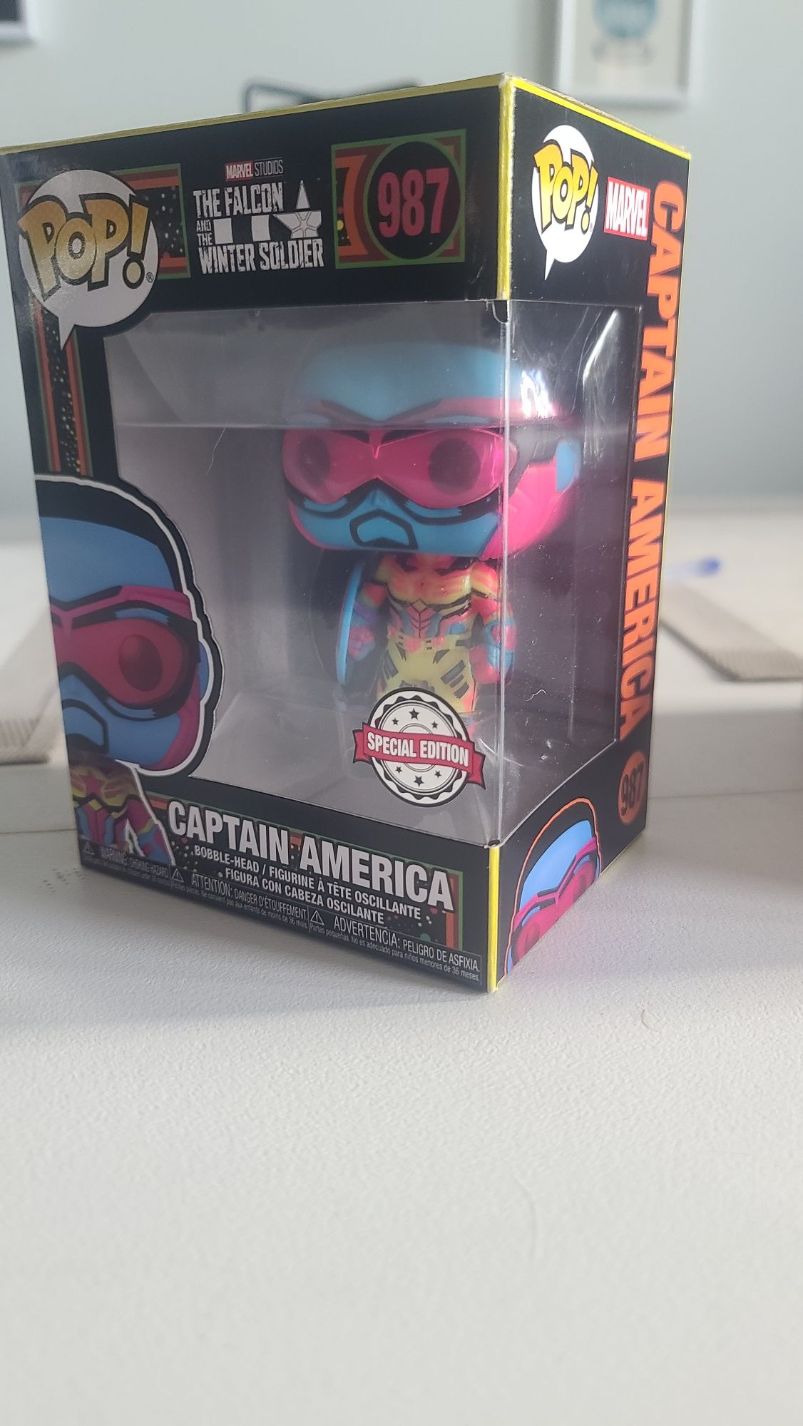 POP! 987 Marvel Capitan America Special Edition
