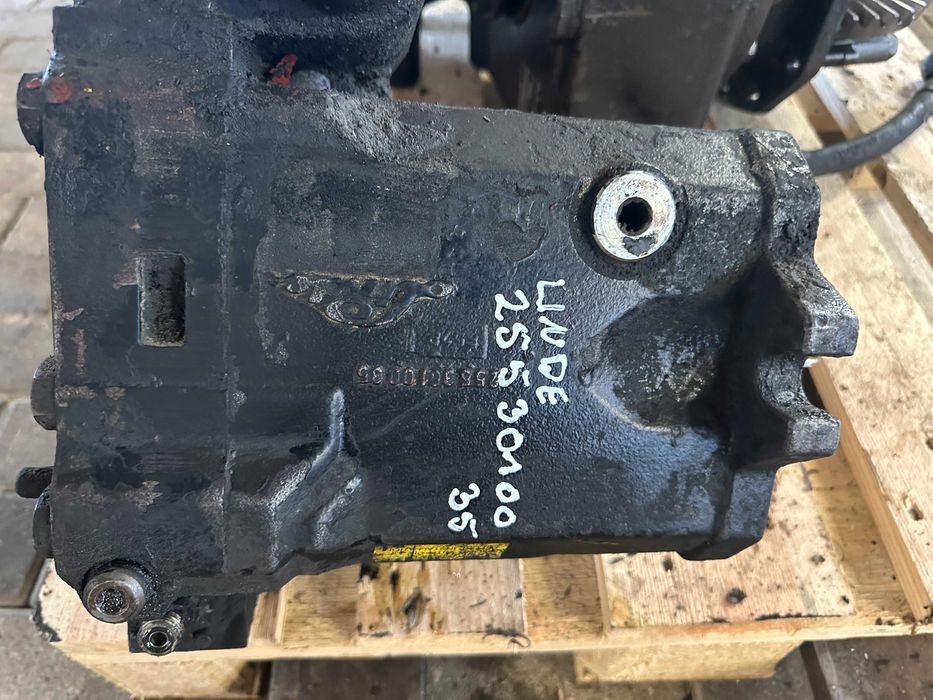 Hydromotor Silnik Jazdy Linde 2HL-100 HMV135-02 HMV135 Cat M315 M 315