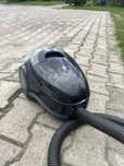 Maly odkurzacz domowy
