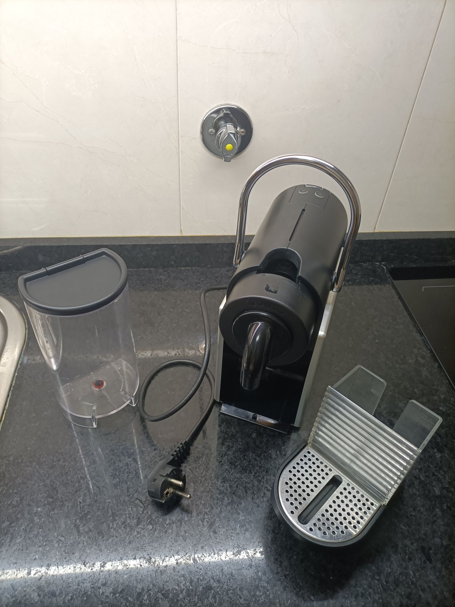 Máquina nespresso pixie