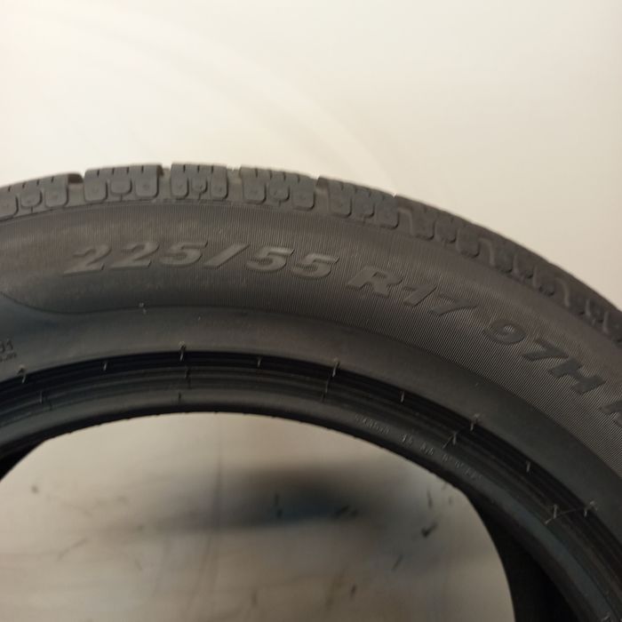 225/55R17 Pirelli Sottozero