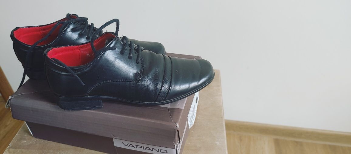 Buty pantofle do komunii eleganckie r.32