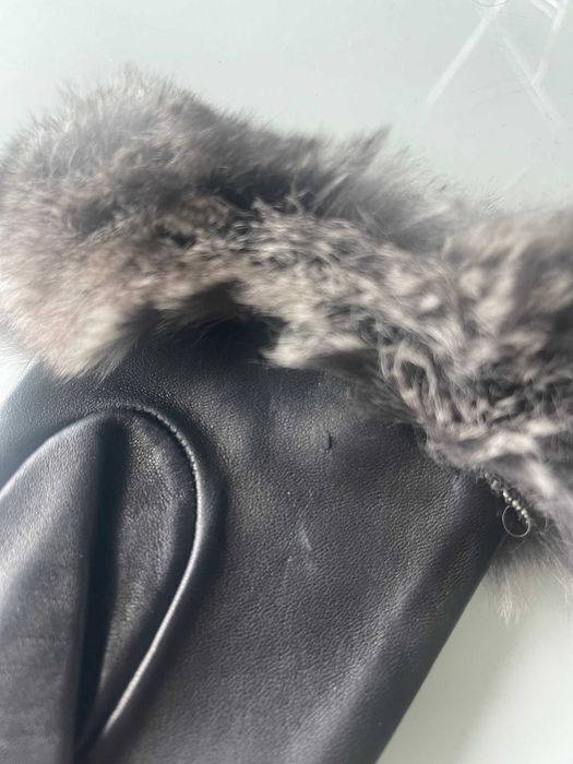 Luvas de pele preta de senhora