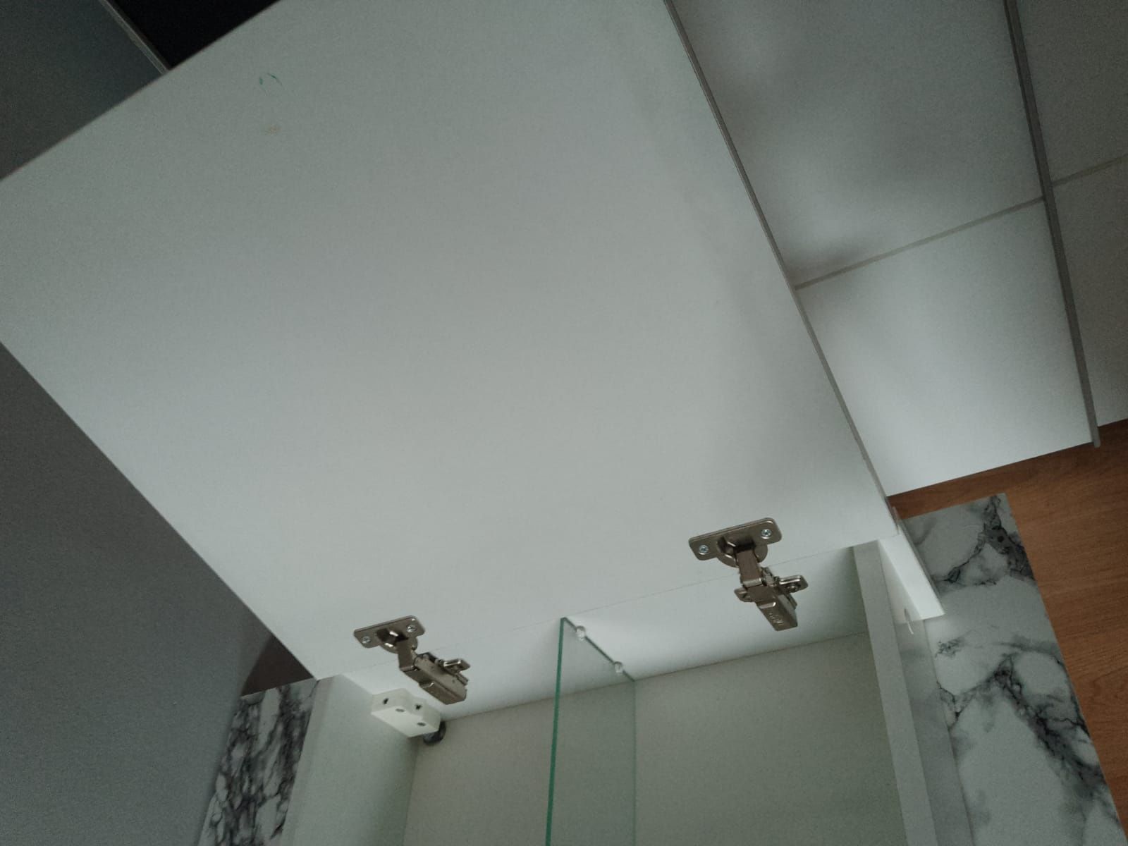 Szafka łazienkowa wisząca