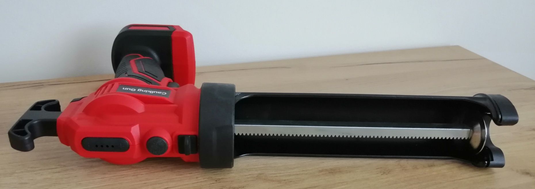 Wyciskacz, pistolet do silikonu na Aku 18V Makita