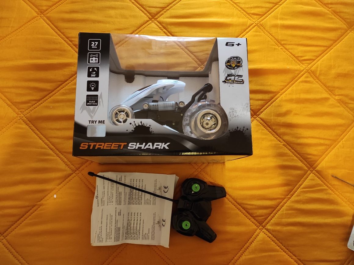 Carro telecomandado -Street shark AC Radio Control 6+