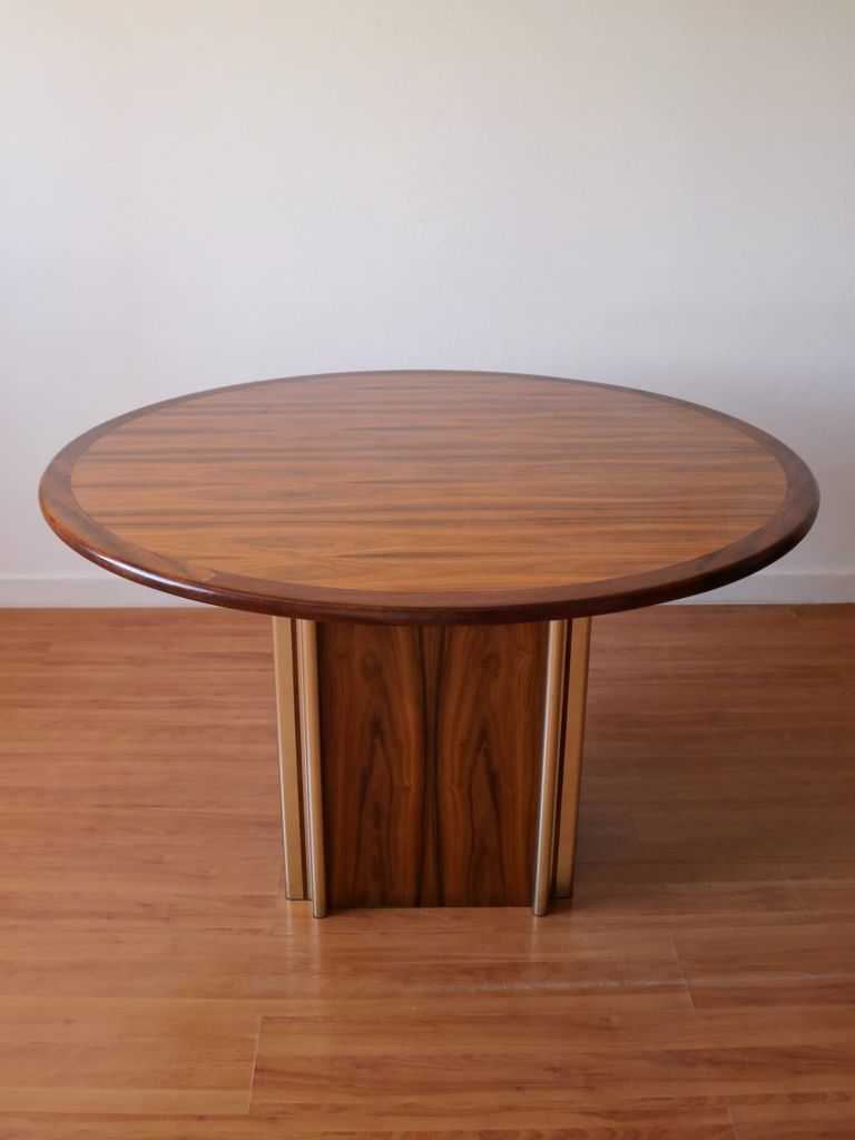 Mesa e cadeirões FOC /  FOC set of table and armchairs