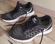 Кросівки NIKE (р.37,5)