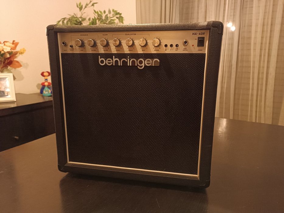 Amplificador Behringer HA 40R - Excelente Estado + Footswitch FS-1