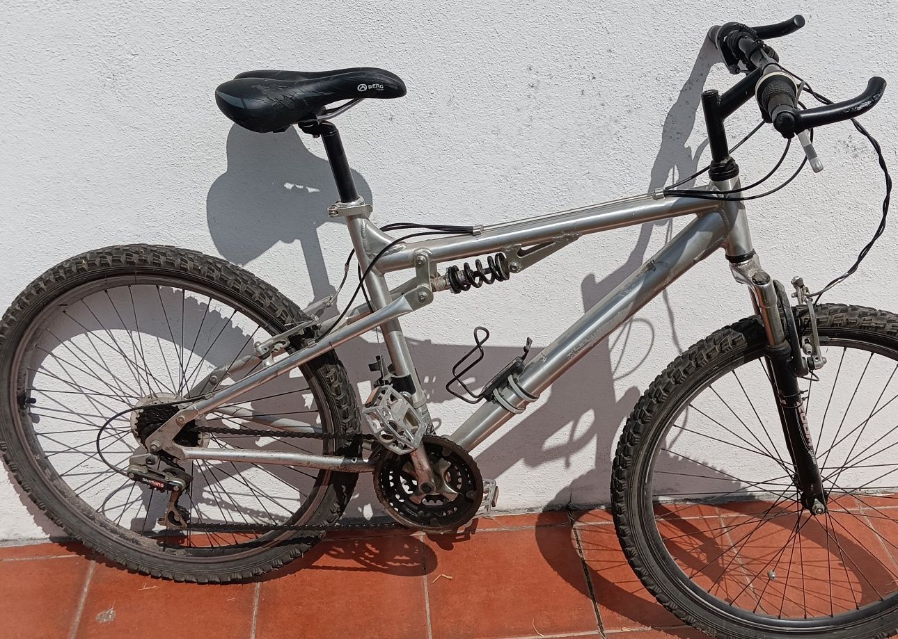 Bicicleta em alumínio roda 26