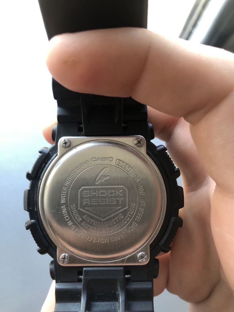 Часы Casio G-Shock GA-100-1A1ER