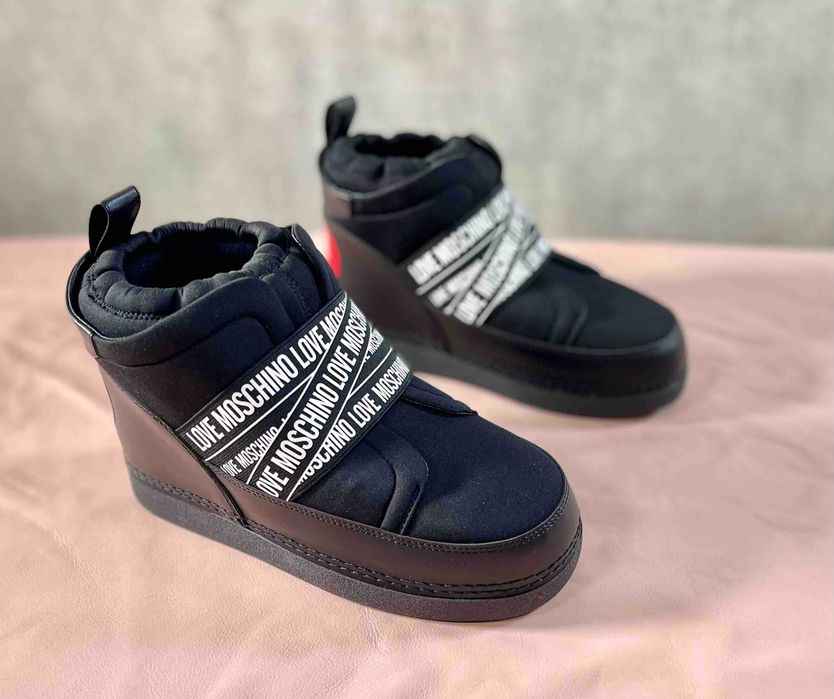 Черевики уггі жіночі зимові Love Moschino оригінал нові 37-38 розмір