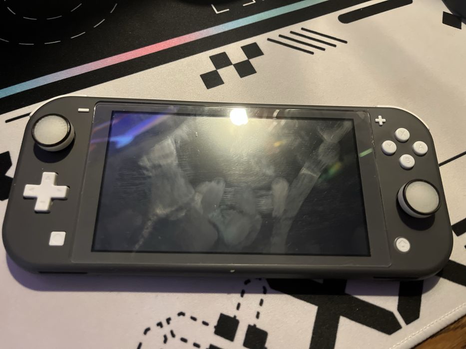 Продаю Nintendo Switch Lite