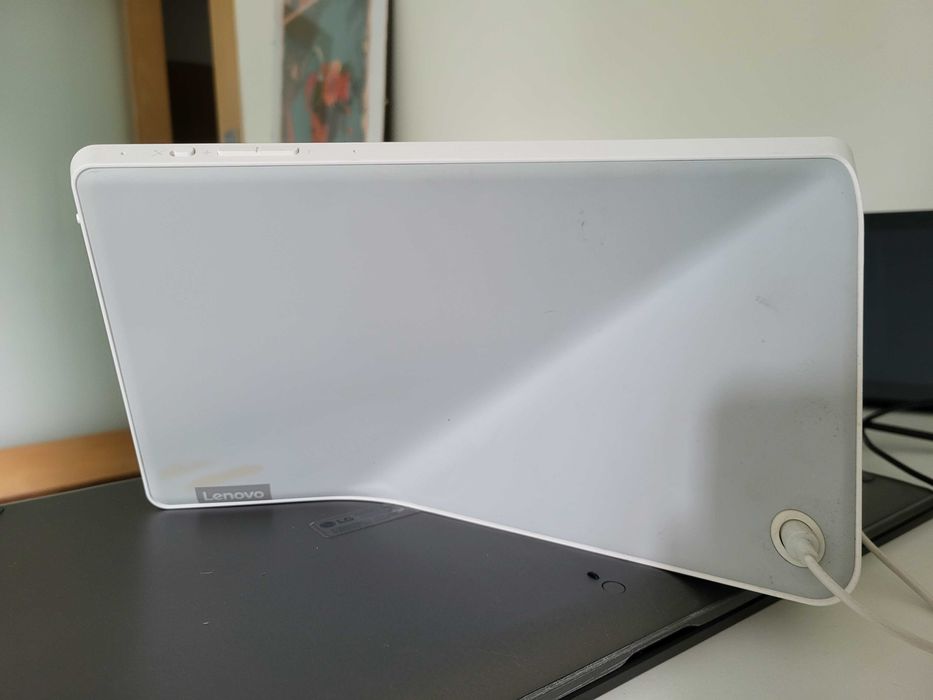 Lenovo Smart Display 8 polegadas - Google Assistant