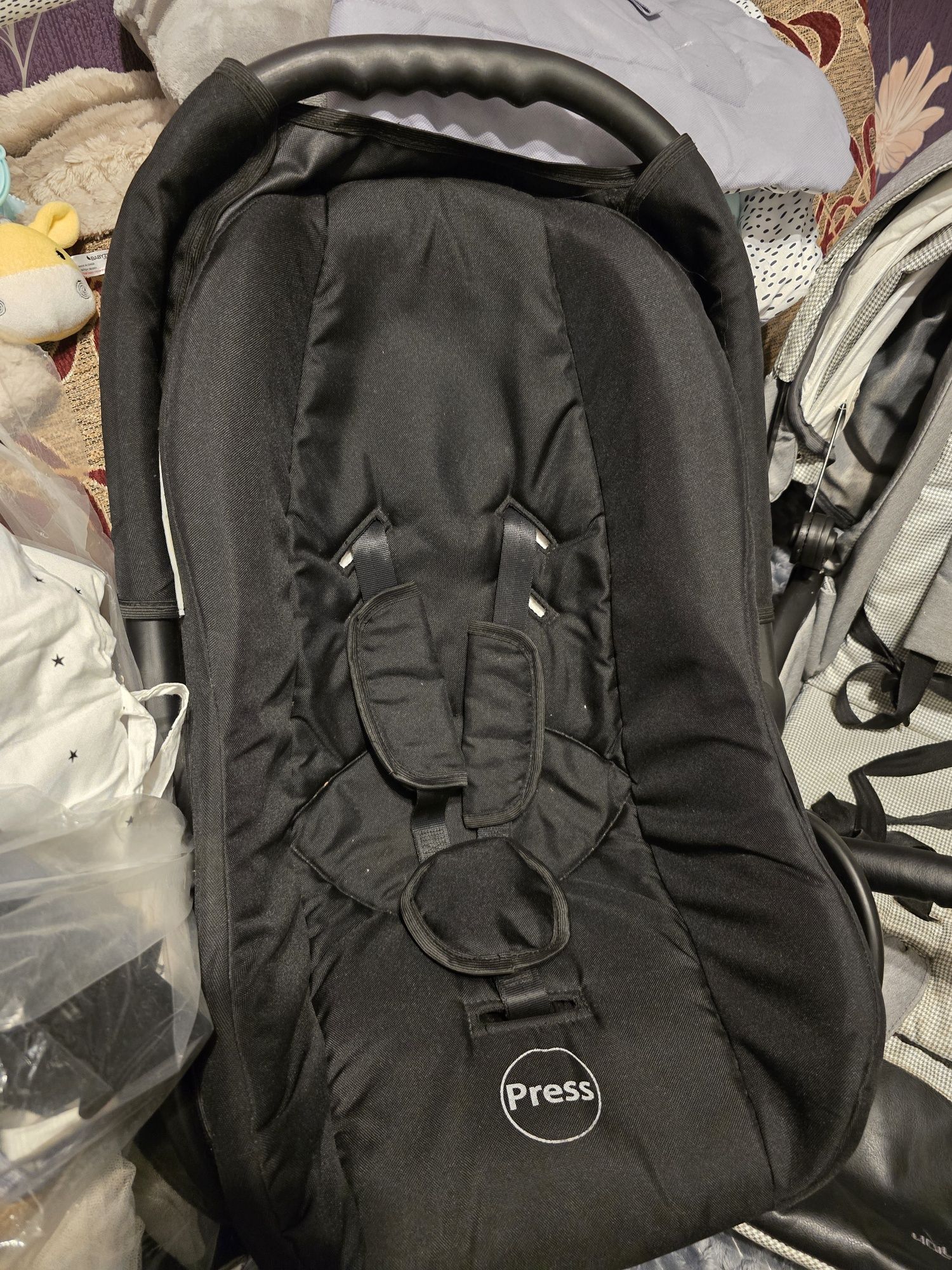 Sprzedam tanio wózek 3w1 z bazą isofix