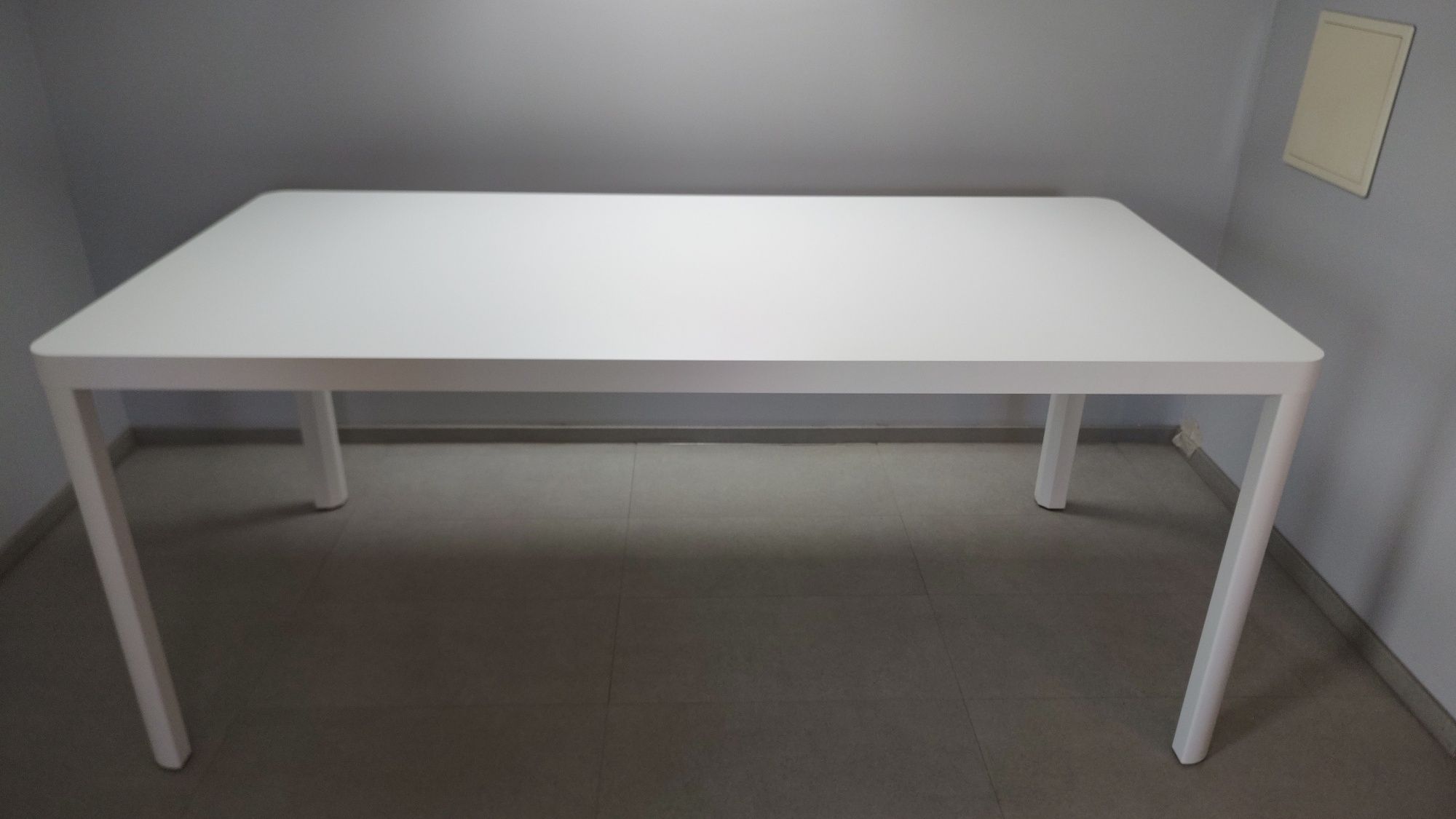 Stół Ikea Tingby 180x90 biay
Długość: 180 cm
Szerokość: 90 cm
Wysokość