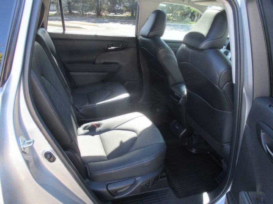 Toyota Highlander XLE      2022